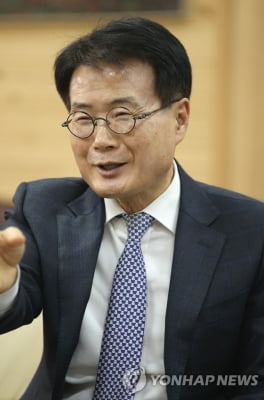 "명절선물 선거법 위반" 이승옥 전 강진군수 영장 재신청