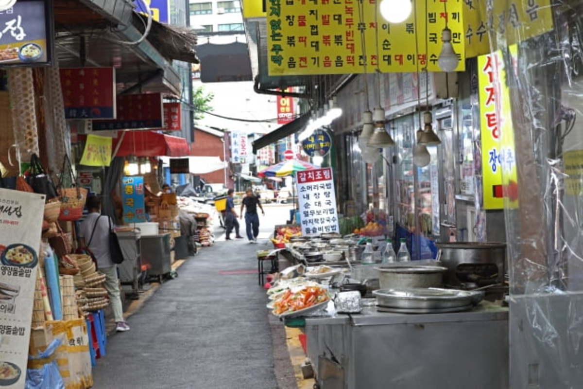 포토 여름 휴가철 맞은 남대문시장 | 한경닷컴