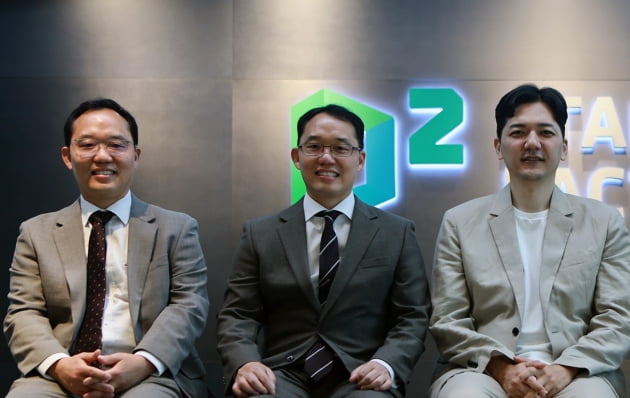 (왼쪽부터) 프리딕티브 윤시중 CSO, 윤사중 대표, 가지랩 김영인 대표