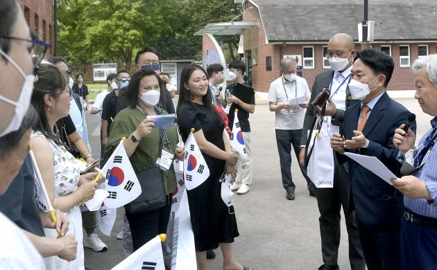 [포토] 세계한인정치인 포럼 참가자들, 서대문형무소역사관 찾아