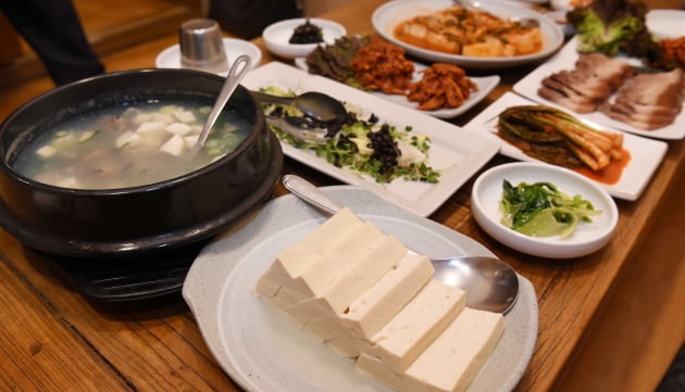 서울 마포 한 음식점 두부요리 /한경DB