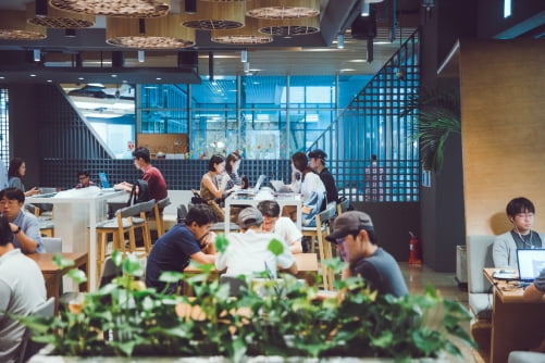최근 재개관한 구글 스타트업 캠퍼스 서울의 내부 모습. 구글코리아 제공