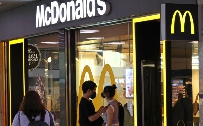맥도날드, 반년 만에 또 가격 올린다…빅맥 25일부터 4900원