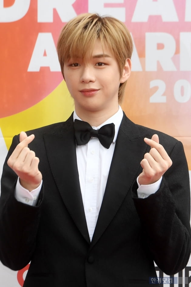 [포토] 강다니엘, '멍뭉미 넘치는 비주얼로'