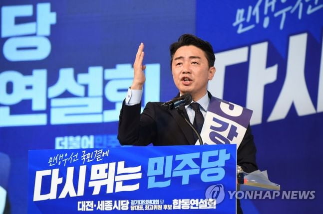 강훈식 민주당 당대표 후보직 사퇴.. 이재명·박용진 2파전