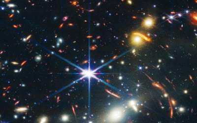  우주망원경으로 텅빈 공간에서 수많은 은하 발견