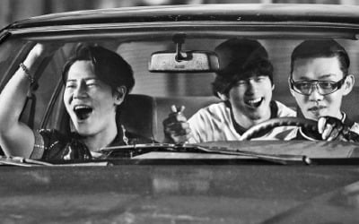 [리뷰] 영화 '서울대작전', 80년대 '뉴트로 서울' 누비는 자동차 추격신 쾌감