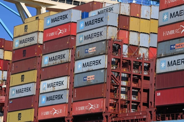 네덜란드 로테르담 항구에 컨테이너 선적이 쌓여있다.[AFP=연합뉴스]