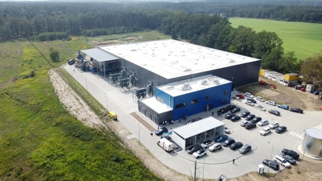 포스코홀딩스, 폴란드에 폐배터리 재활용 블랙매스 공장 준공