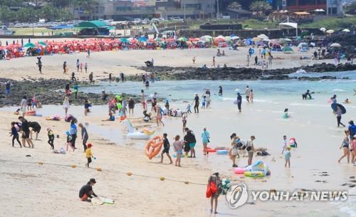 전북 구름 많고 무더위…낮 최고 31∼34도