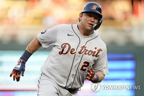 MLB 카브레라 "2023년까지 뛴 뒤 은퇴"…올 시즌 후 은퇴설 부인