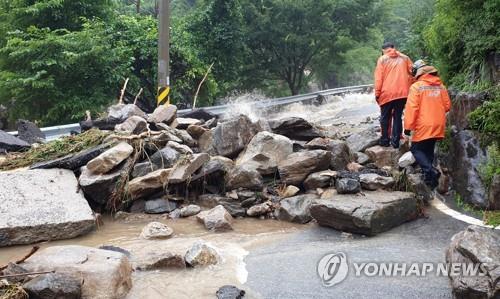 [중부 집중호우] 경기 곳곳 물폭탄…4명 사망·2명 실종, 인명피해 속출(종합)