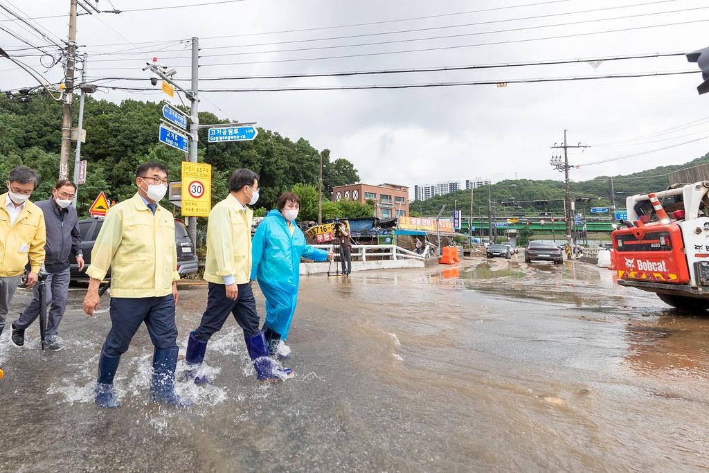 [중부 집중호우] 김동연 "역량 총동원해 복구…반지하 실태도 조사"(종합)