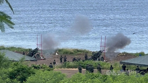 중국, 엿새째 대만 주변 실전훈련…대만 포사격 훈련 '맞불'(종합2보)