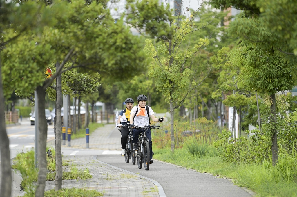 무소속 노관규 순천시장 '자전거 소통', 국힘 이정현과 닮은꼴