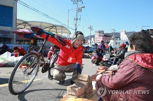 무소속 노관규 순천시장 '자전거 소통', 국힘 이정현과 닮은꼴