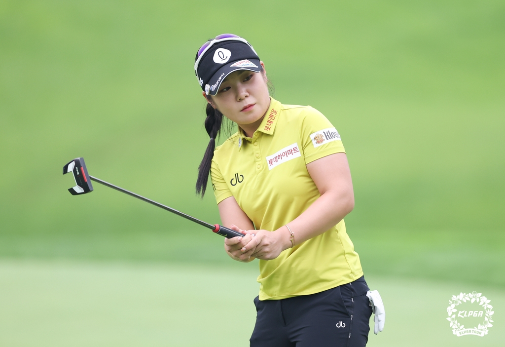 조은혜, KLPGA 투어 MBN 여자오픈 이틀 연속 선두…이소영 2위