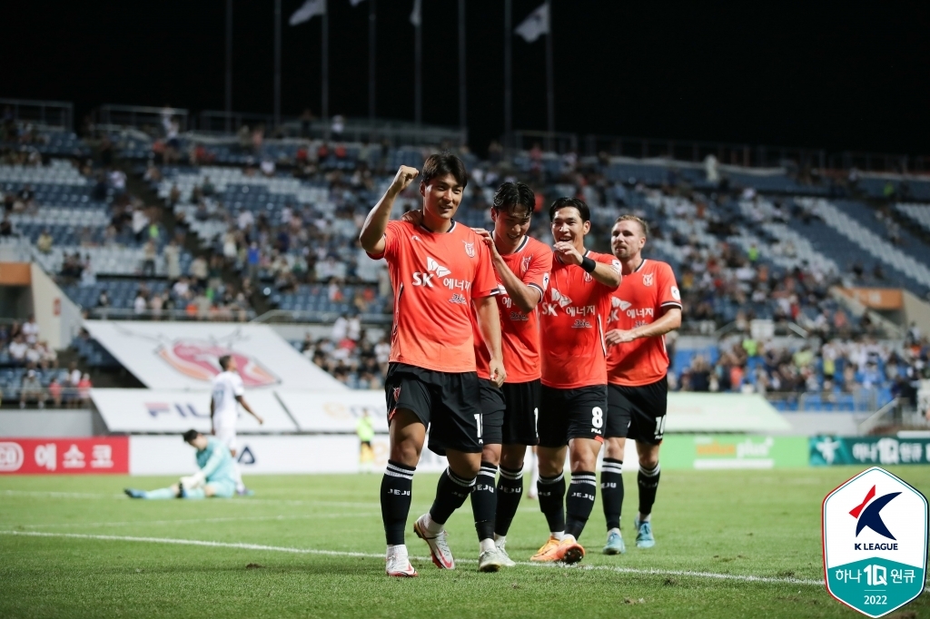 윤빛가람 부활포 두 방…K리그1 제주, 포항에 5-0 대승