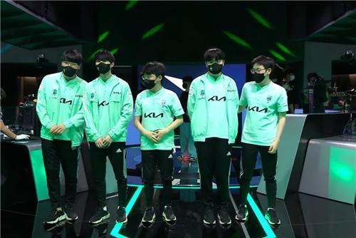 담원 기아, 3:2 혈전 끝에 KT 꺾고 LCK 서머 PO 4강 진출