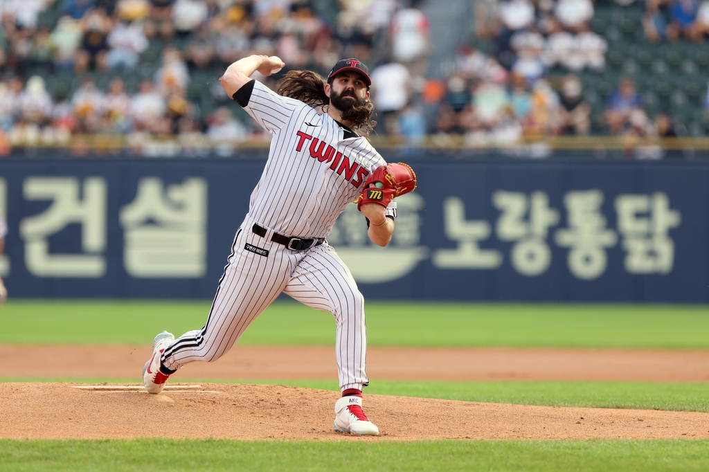 프로야구 LG, 두산 6-1 제압…8년 만에 마침내 곰 징크스 탈출