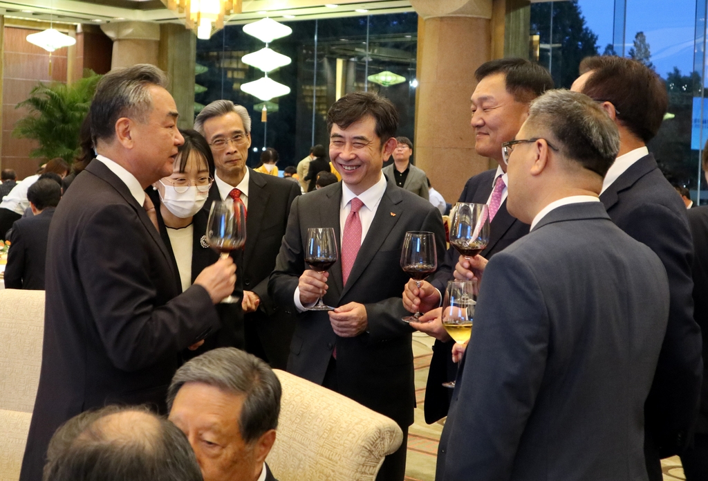 The 30th anniversary ceremony was held at the Beijing Joo University, where diplomatic relations between Korea and China were signed.