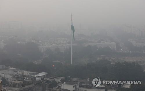 대기오염 줄이자…印뉴델리, 전기버스 확대 등에 8천억원 투입