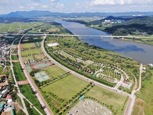 구미서 '라면' 주제로 이색 캠핑 축제…라면 2만 개 사용