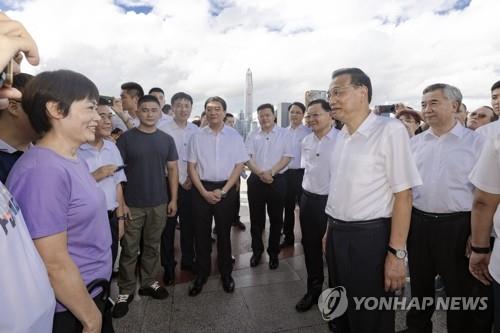 中 총리 "올해 경제지원 규모, 2020년 위기 때 수준 넘어"