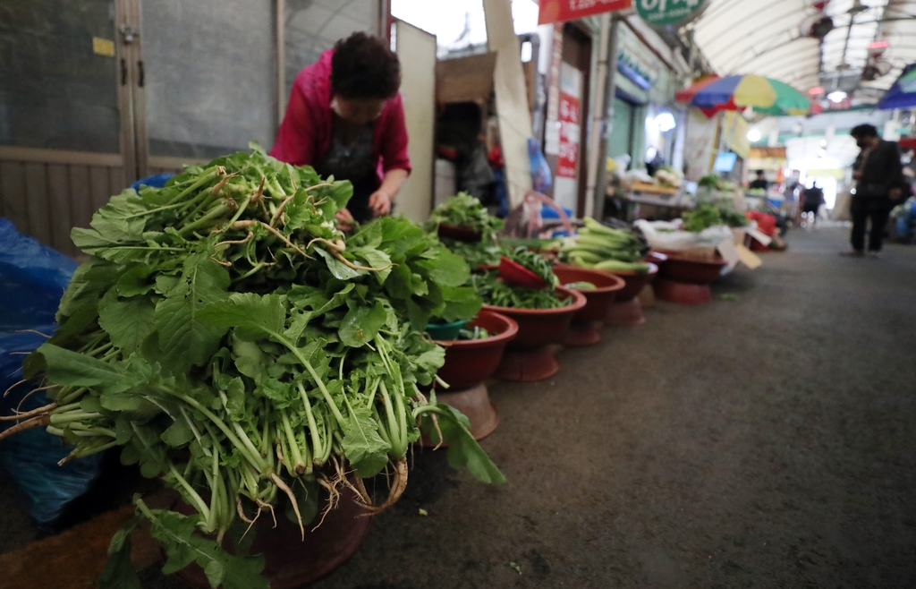 "사과 한 개 3천500원, 장보기 겁나" 추석 대목 사라진 전통시장