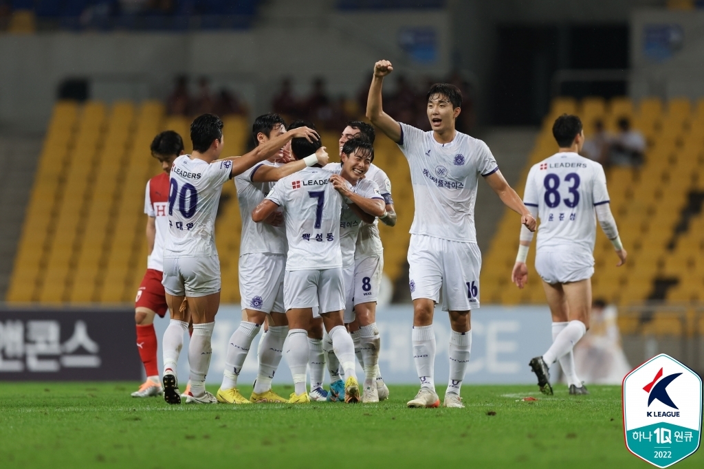 K리그2 안양, 최하위 부산 1-0 제압…14경기 무패 행진