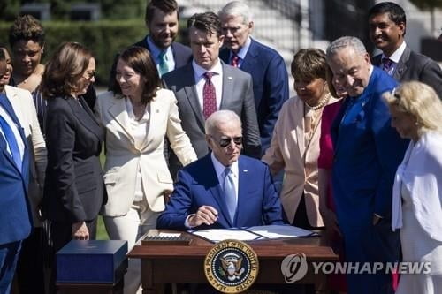 바이든 인플레감축법 美하원 통과···미국산 전기차 혜택