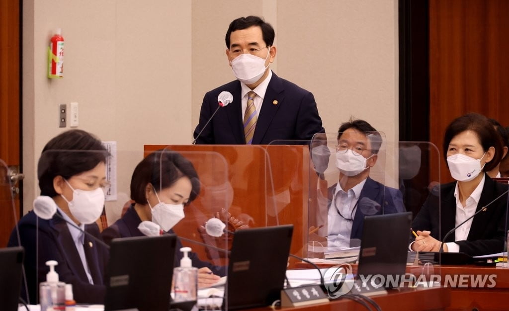 산업장관 "美 인플레 감축법, WTO에 제소 검토"