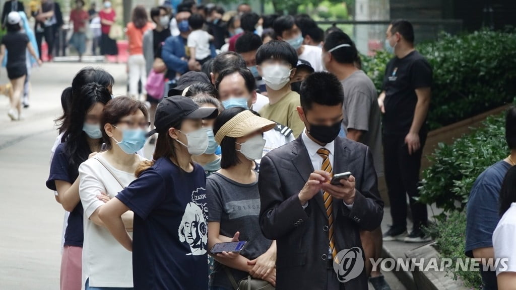 "동선 숨기면 3대가 수난"…中 도시 '방역 연좌제' 발칵