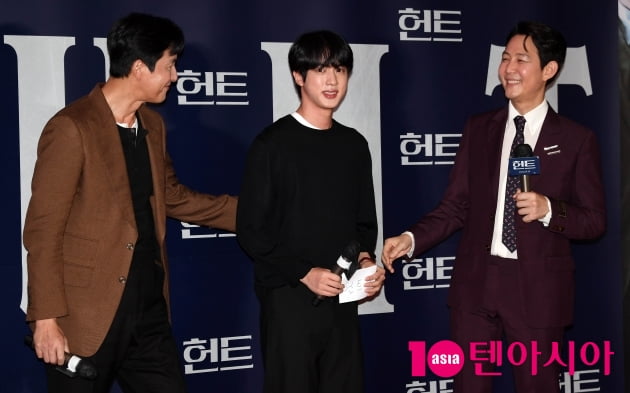 [TEN 포토] BTS 진 '이정재-정우성 흐믓한 미소'