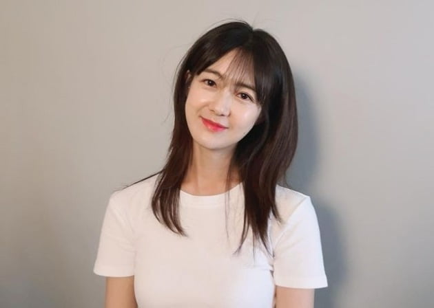 이요원, 20살 딸과 자매 아냐? 머리 확 잘랐는데 몰라봐서 섭섭한 애셋맘[TEN★]