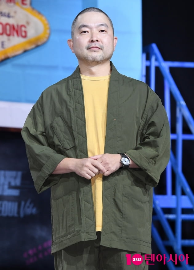 [TEN 포토] 문형성 감독 '최고의 배우들과 함께 했어요'