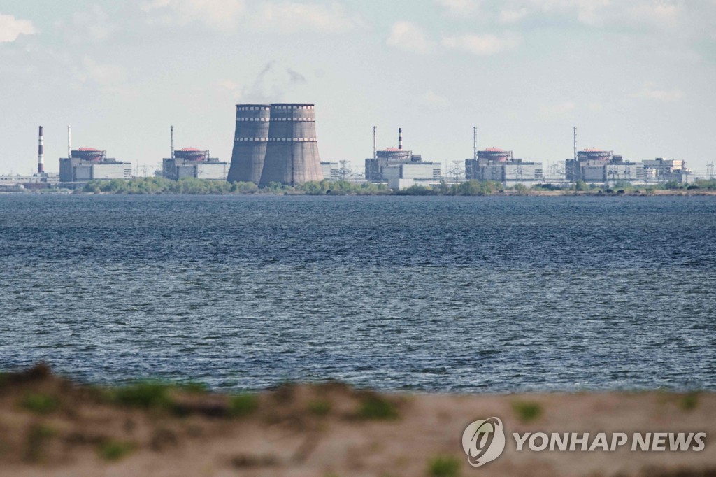 친러시아 당국자 "자포리자 원전 인근에 또 포격"