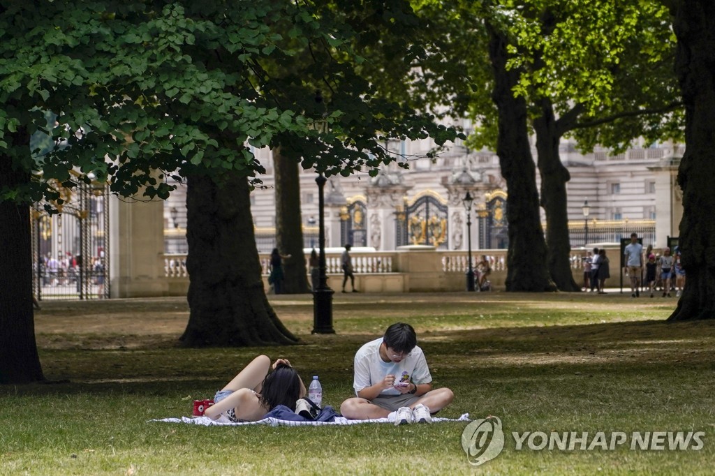 살인더위 대책 부심하는 도시들…녹지·그늘 늘리고 전문가 초빙