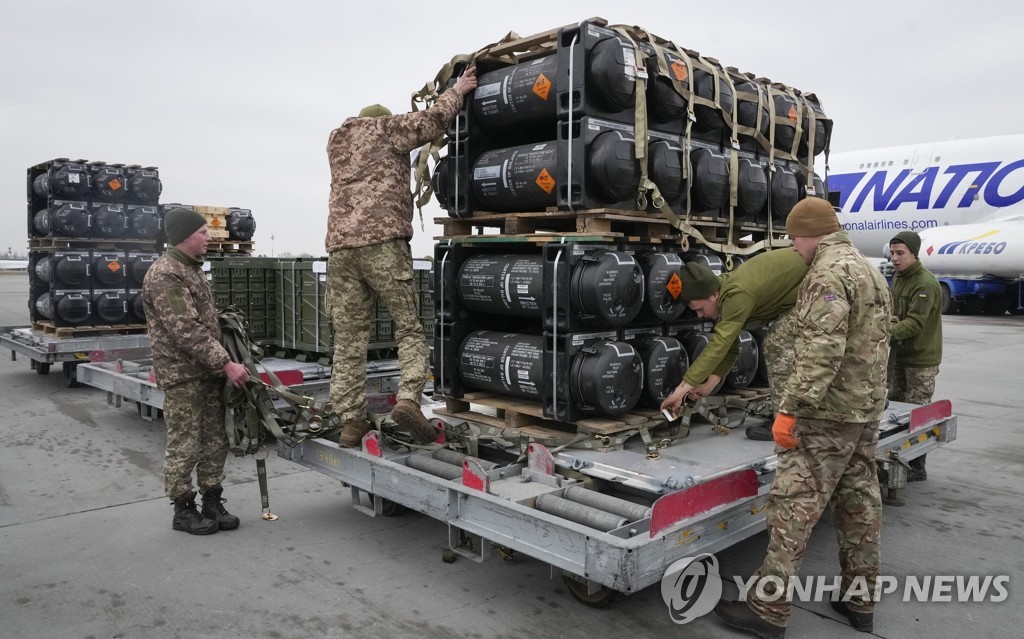 "우크라 최전선 도착하는 서방 군사원조, 일부 불과할 수도"