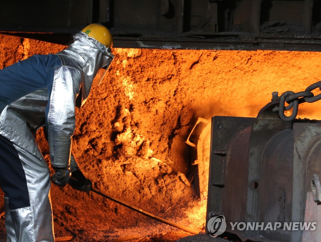 먹구름 낀 철강업계…상반기 국내 조강 생산량 작년보다 3.9%↓