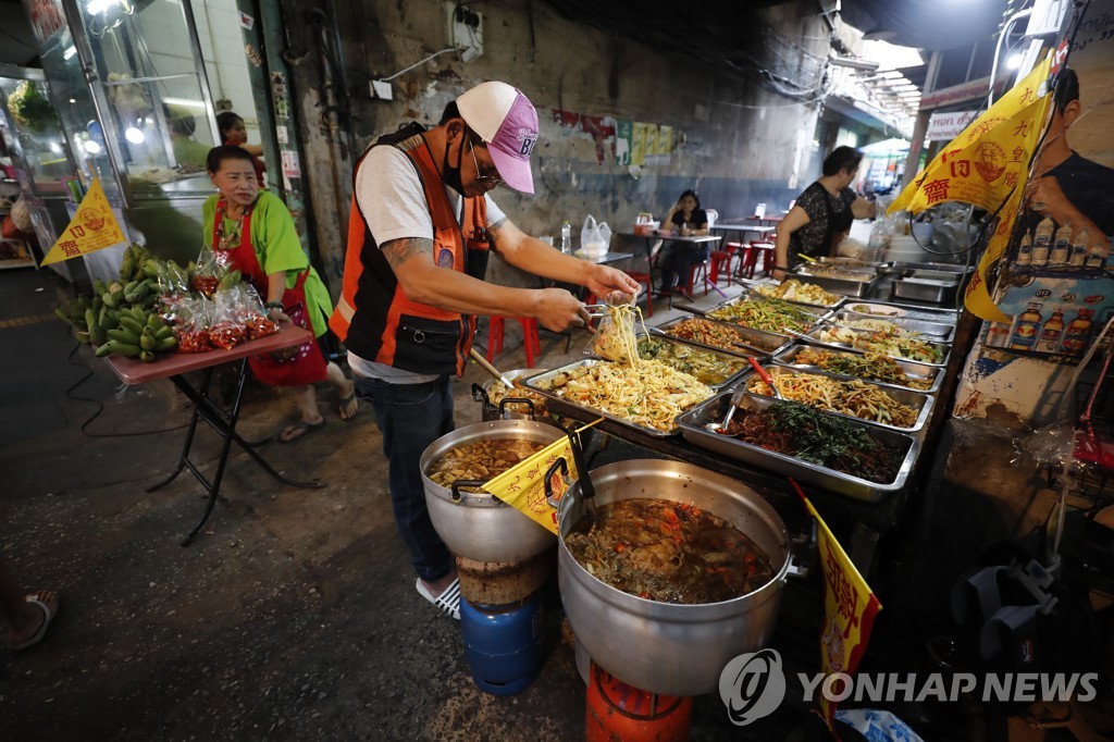 태국 '길거리 음식' 사라지나…방콕시, 노점상 정리 추진