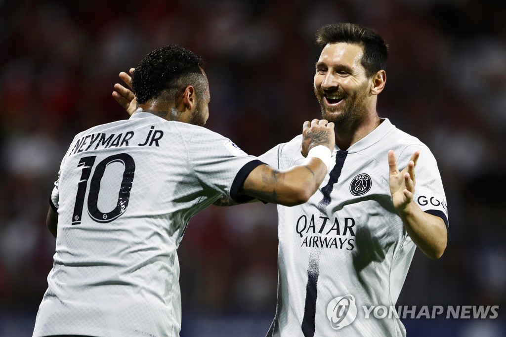 메시 2골 1도움·네이마르 1골 3도움…PSG 개막전 5-0 대승