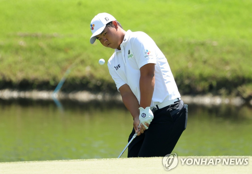 임성재, PGA 투어 PO 1차전 3R 공동 8위로 점프…선두와 4타 차