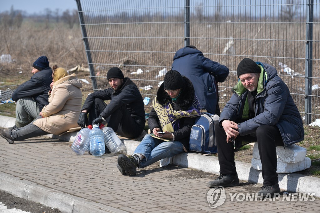 "우크라 혹독한 겨울될 것…중앙난방 늦게 켜고 온도 낮춘다"