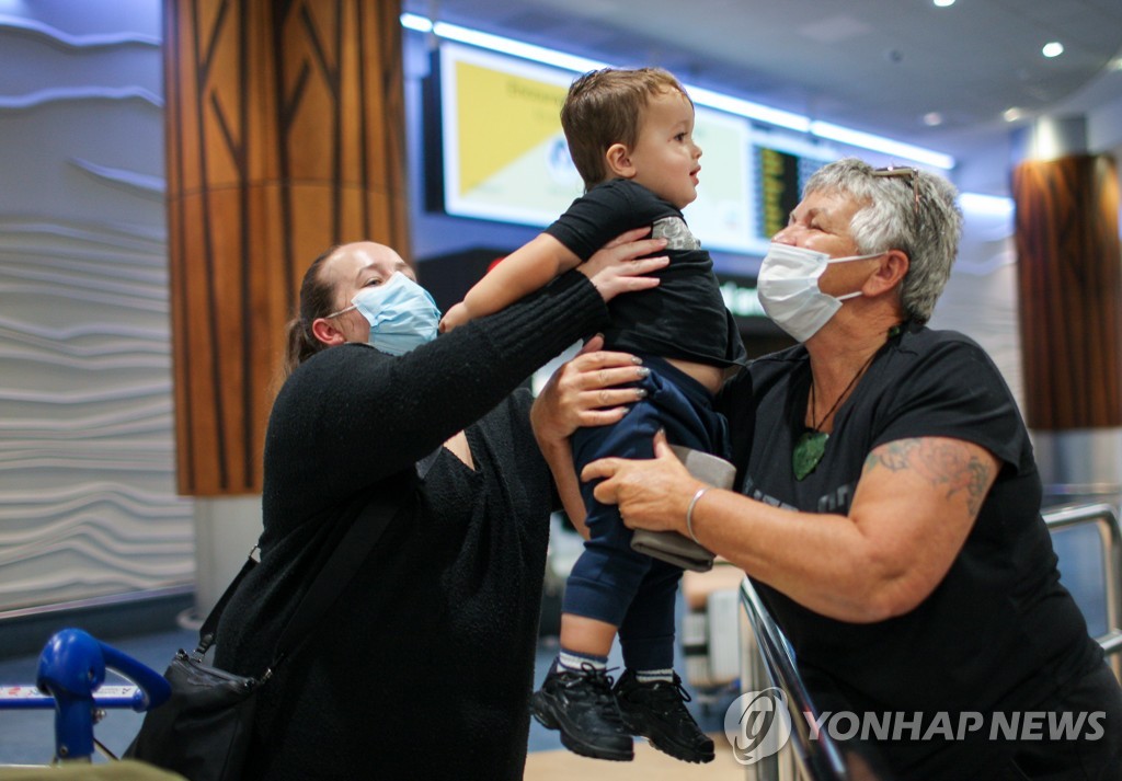 행복지수도 연령별로 제각각?…"뉴질랜드에선 노인이 가장 행복"