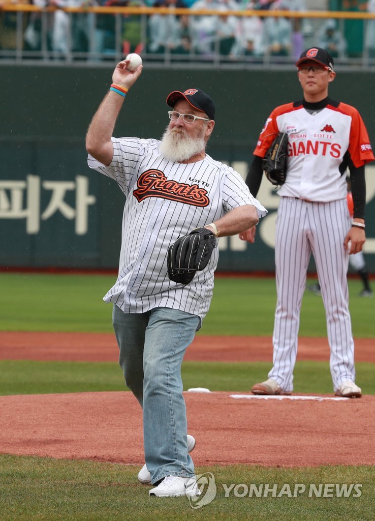 '14년 거인 팬' 마허 교수, 롯데 가을야구 못 보고 영면