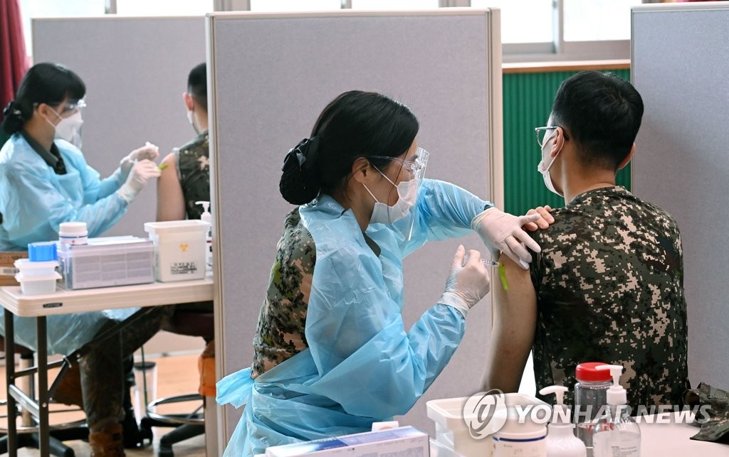 시효지난 백신 맞은 신병 수료…육군, 재접종여부 아직 결정못해