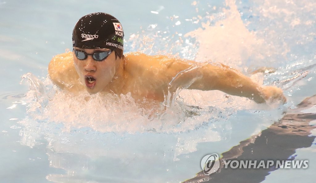 '수영 천재' 황선우, 접영 100ｍ 한국 기록도 깨나