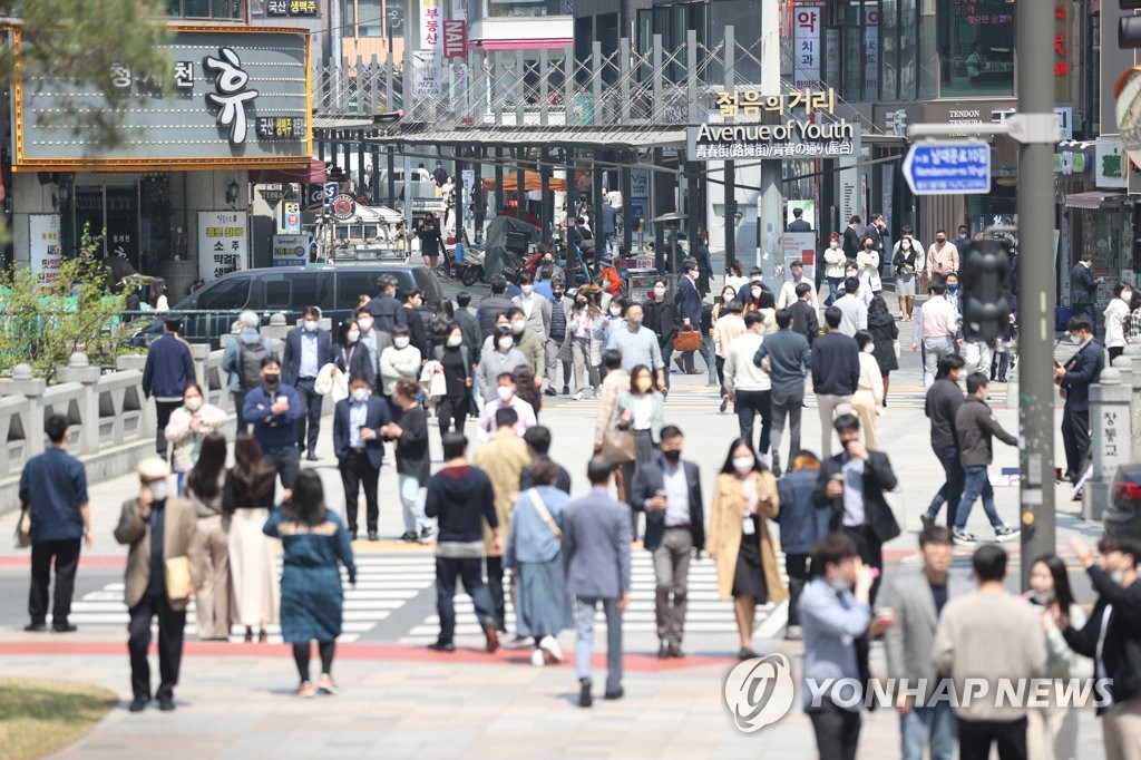 코로나에 내몰린 중장년…40·50대 8명중 1명 "돈 빌린적 있다"