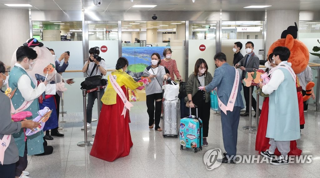 [특파원 시선] 한류관광객으로 위장하는 '작은 유령'들